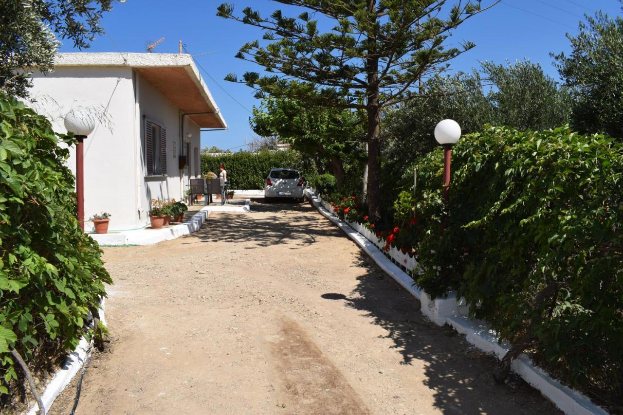 Agrabeli Cot Not Just a Stay A Unique Experience - B&B Plátanos
