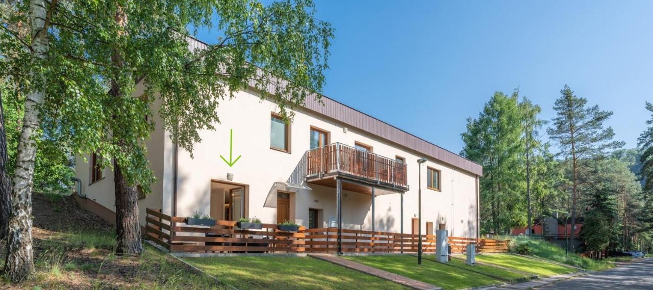 Lake Whisper Apartment - Máchovo jezero - B&B
