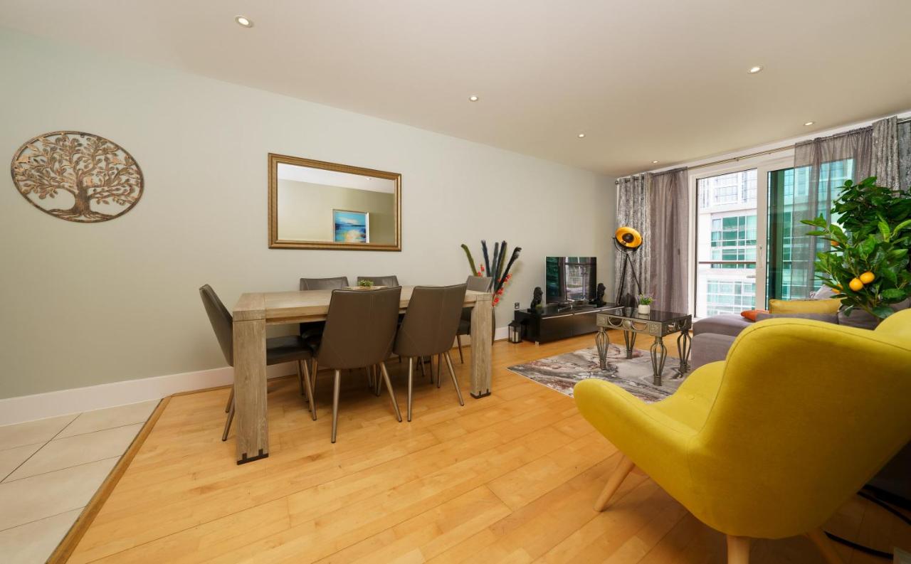 St George Wharf Apartment - Ferienwohnung London