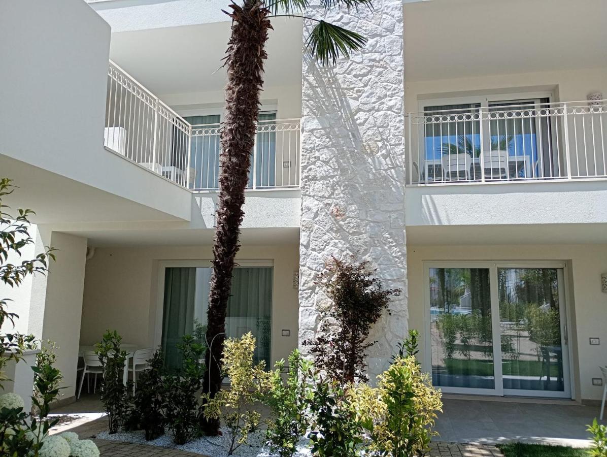 Residence Florinas con piscina - Family Apartments Lido di Jesolo - B&B Lido di Iesolo