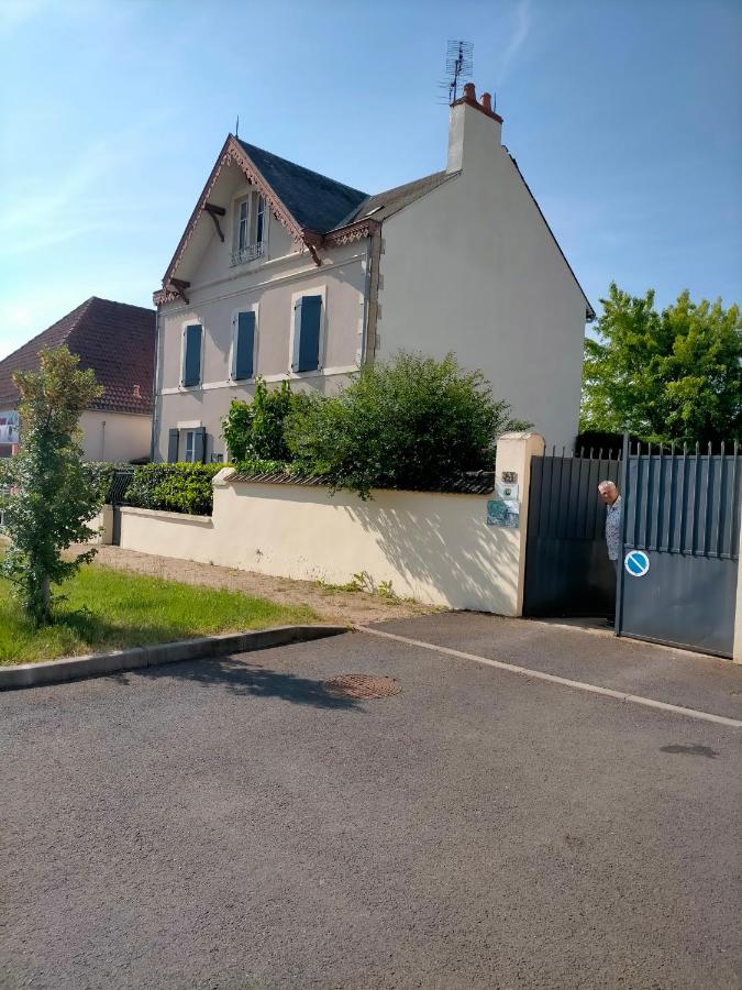 Jadis sous la gloriette - Chambres d’hôtes Sancoins