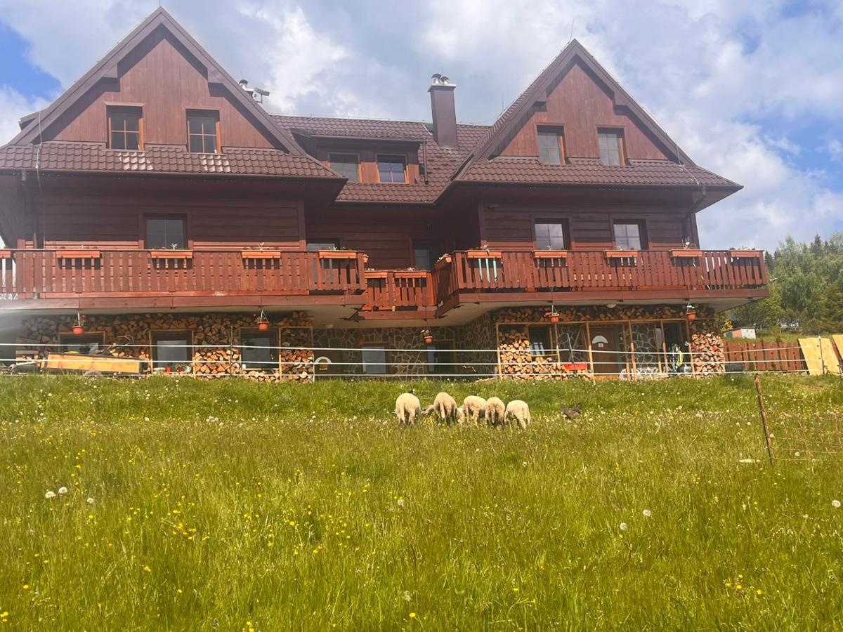 Apartamento de 2 dormitorios con vistas a la montaña