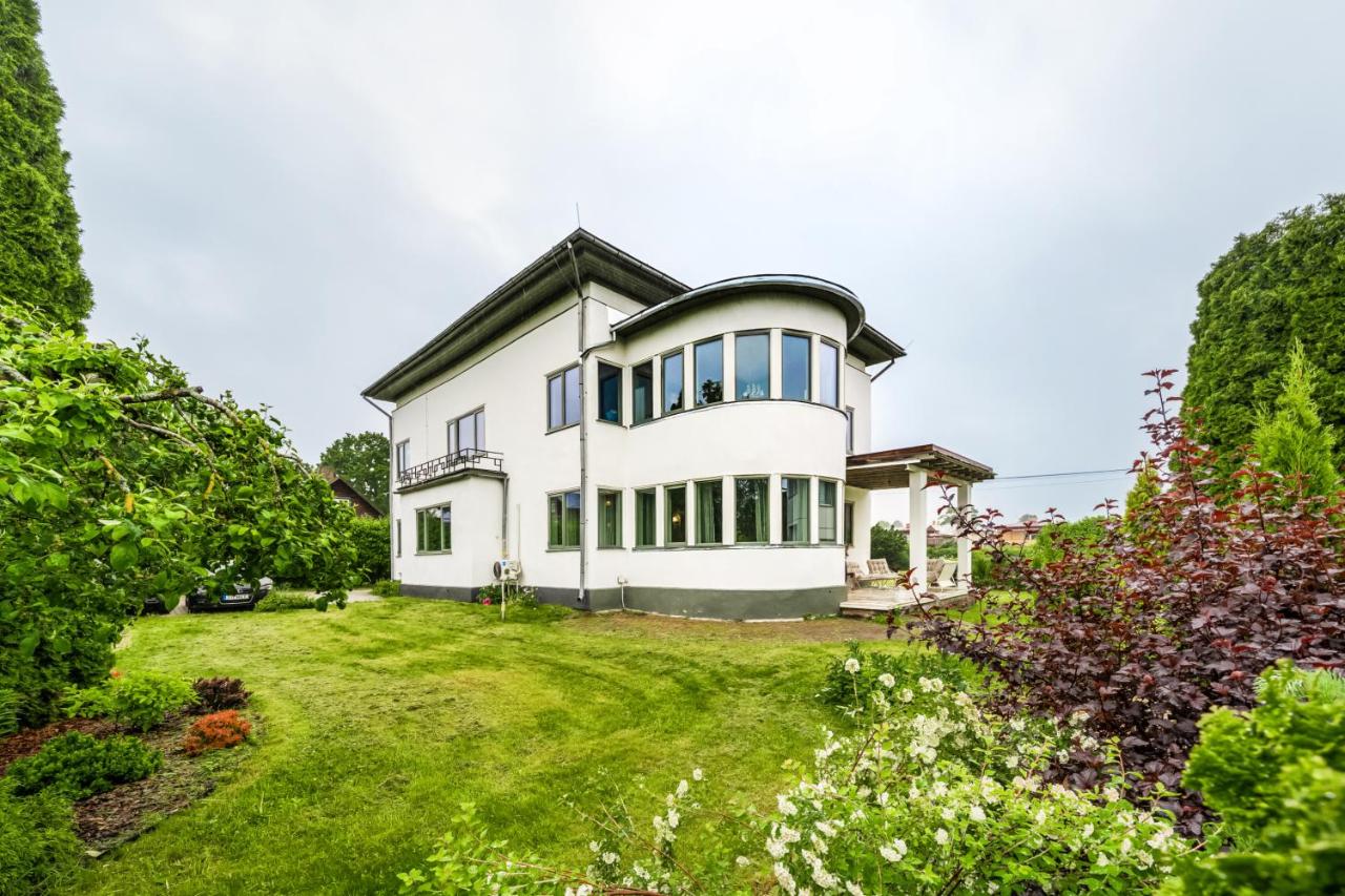 Jakobsoni 1937 - B&B