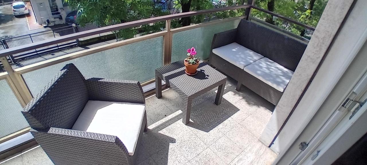 Elisa Apartment 12 minutes from Venice, free Wi-Fi included - Chambres d'hôtes Marghera