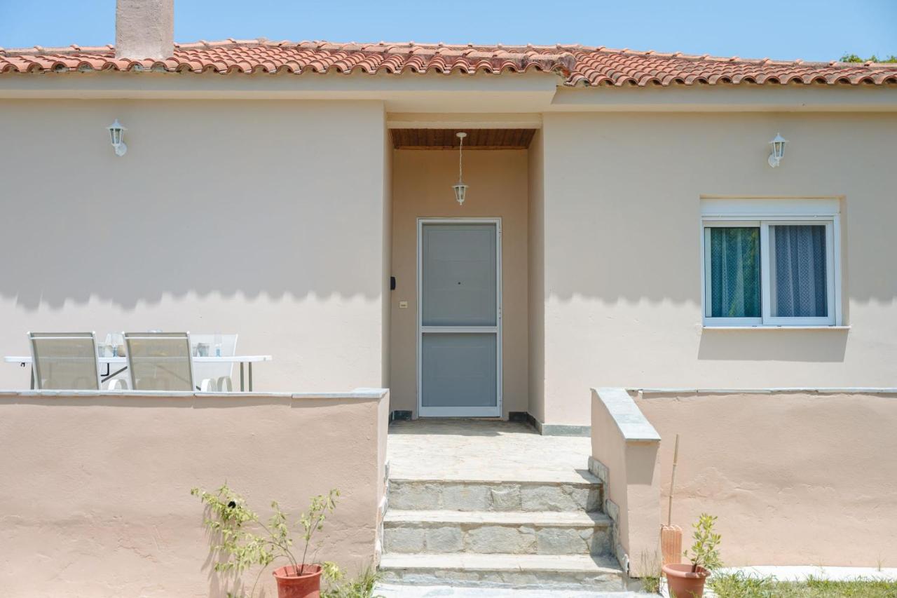 To Pournari Beachside Garden House - Happy Rentals - B&B