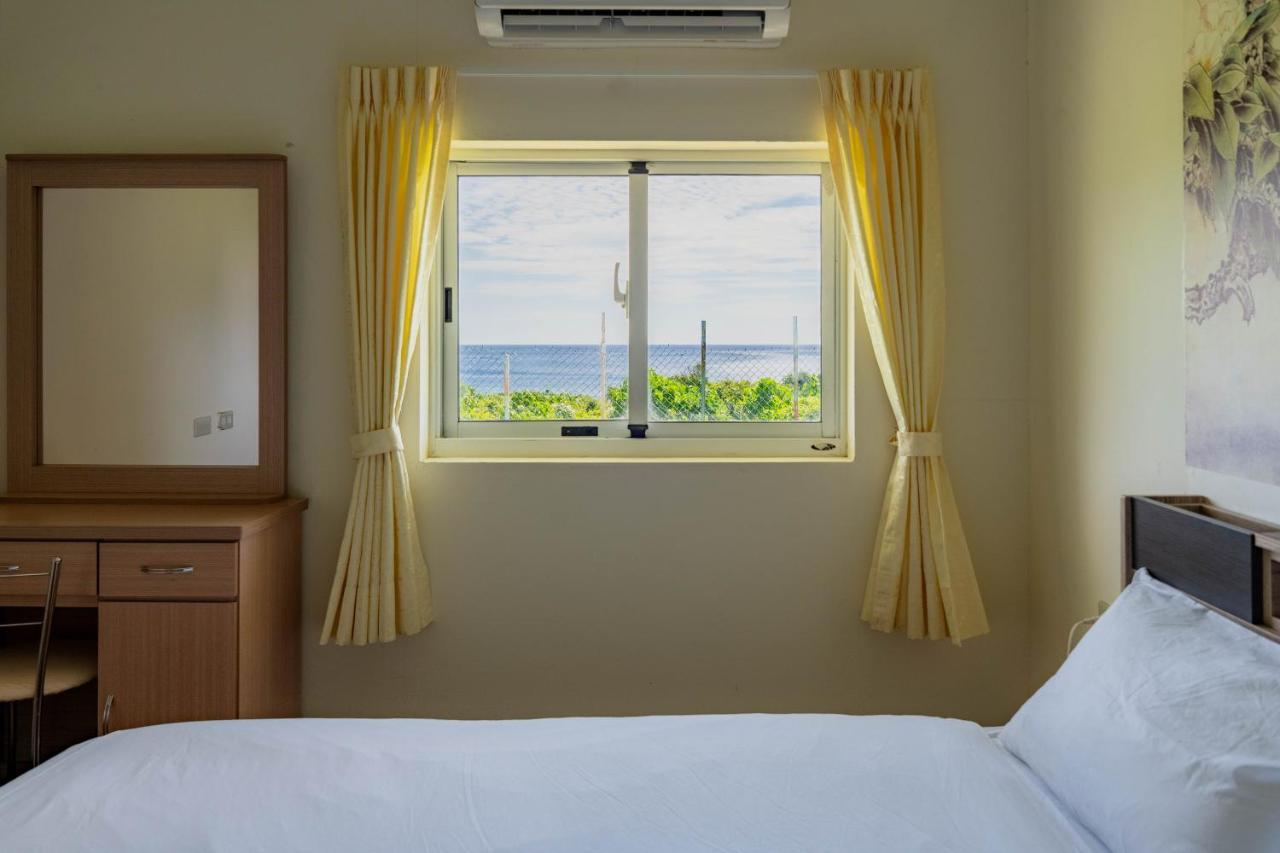 Zimmer mit Queensize-Bett und Meerblick