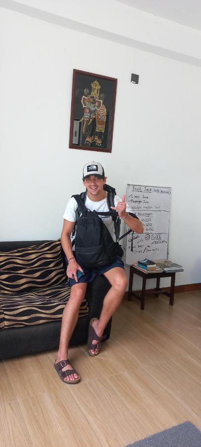 Habitación con cama extragrande y vistas al jardín 