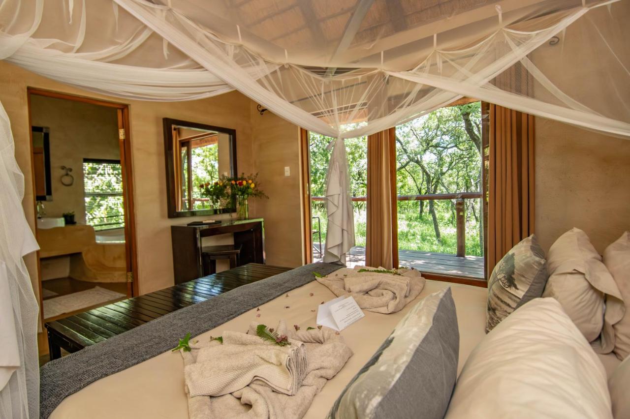 Honeymoon Suite