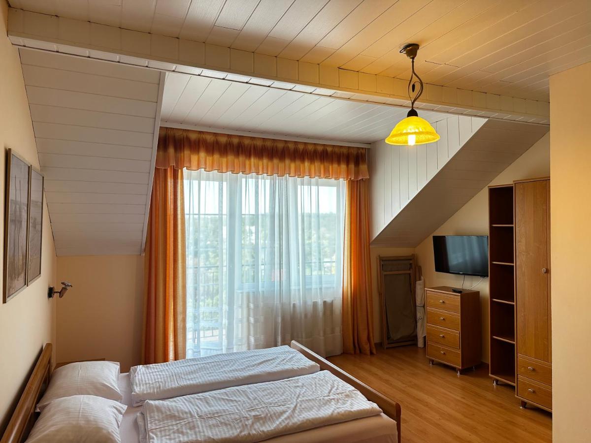 Doppelzimmer mit Balkon