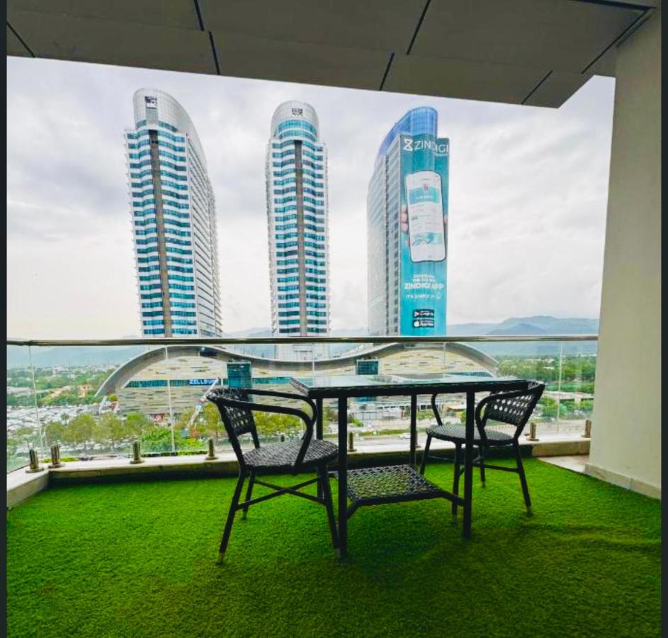 Skyline Luxury Apartments-Elysium Tower Opposite Centaurs Mall Islamabad - B&B Islamabad
