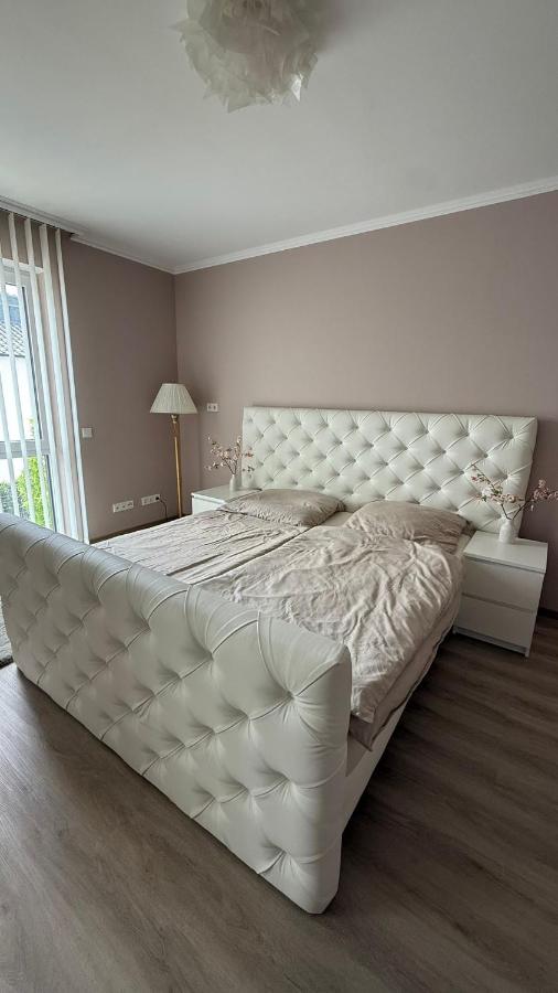 Traum-Ferienwohnung über 2 Etagen mit Sonnenterasse und Seenähe - B&B