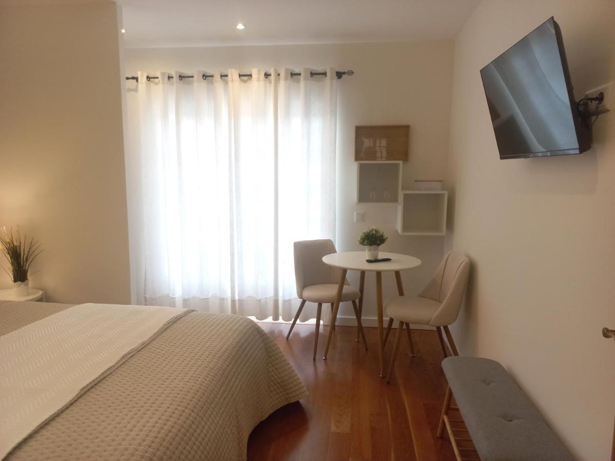 Cozy and Quiet Private Room in Nazaré - Independent Access - B&B Nazaré