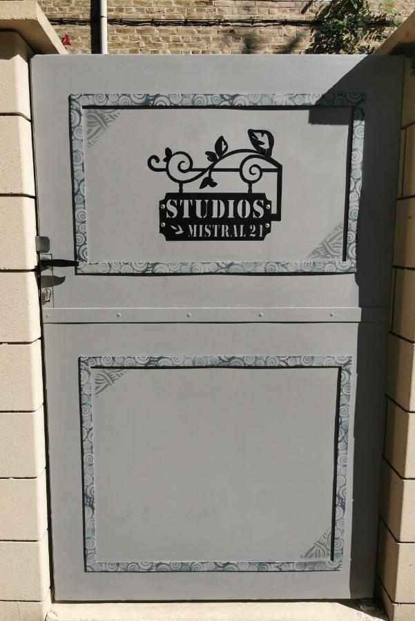 Studios MISTRAL21 en Camargue - B&B