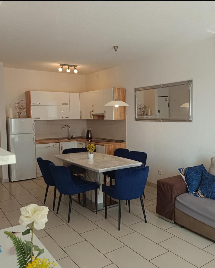 Apartman LUKIĆ - Ferienwohnung Rogoznica