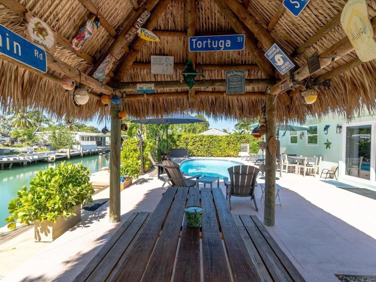 Tiki Time - Waterfront Pool Home, 65` Dock , Direct Ocean Access! - B&B Marathon