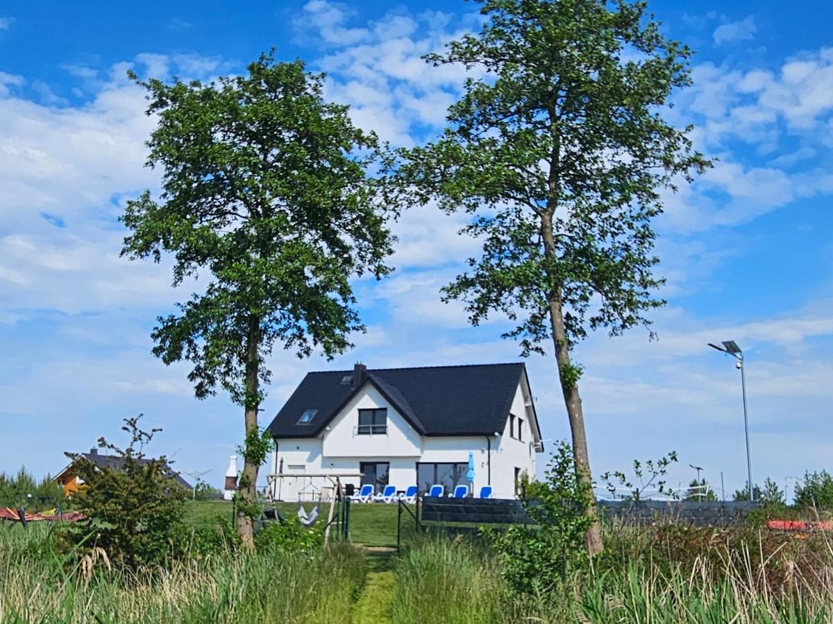Villa Koprowo - mit direktem Seezugang, Sauna & Whirlpool - B&B Zastawie