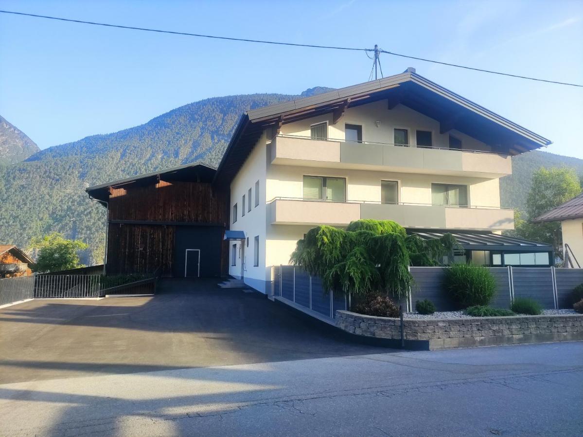 Groassehof Haus Gstrein Ferienwohnung 2 - B&B