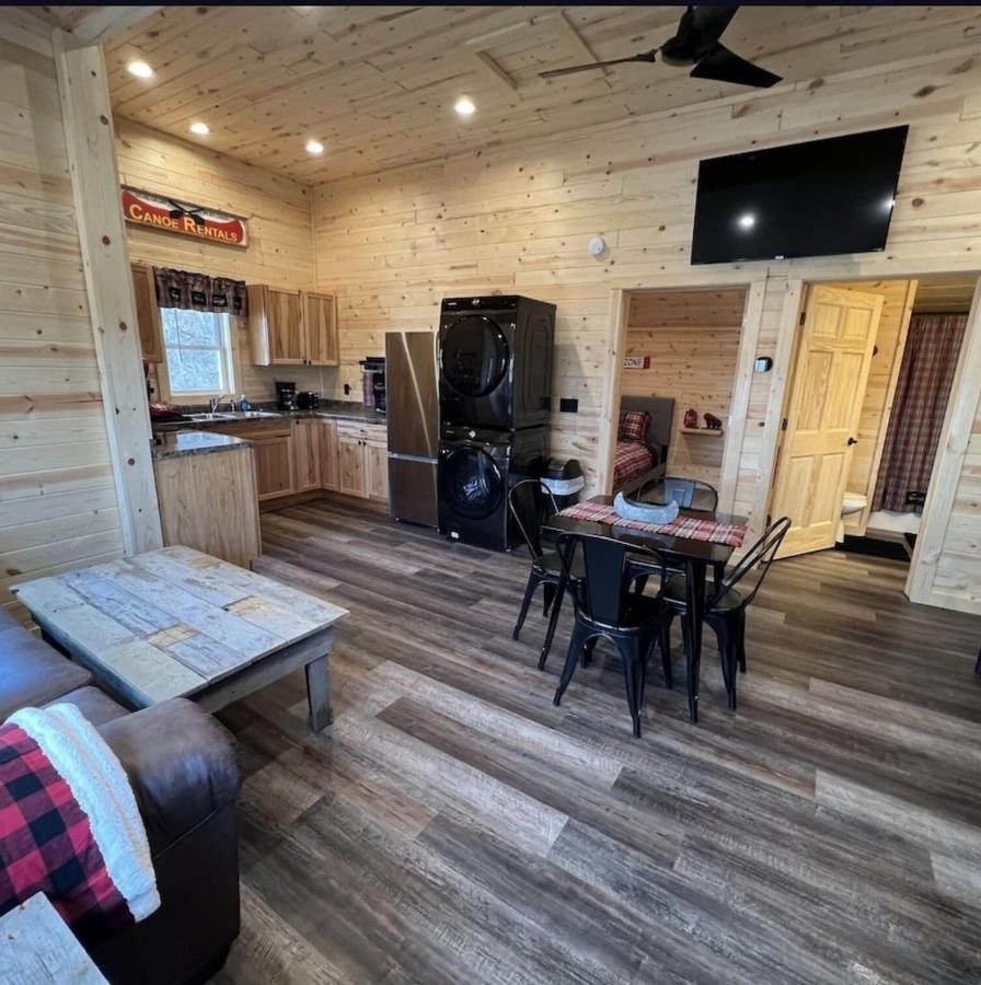 Dragonfly Nest, cabin vibe, river views - Ferienwohnung Fountain City