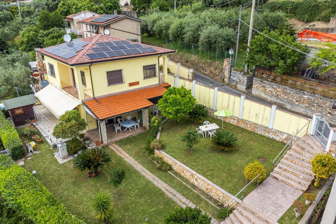 Elena House - Ampio Giardino a pochi passi da Forte dei Marmi - Chambres d’hôtes Vallecchia