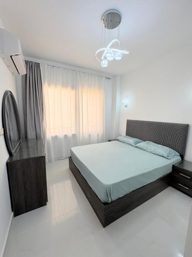 Apartamento de 2 dormitorios con vistas a la piscina