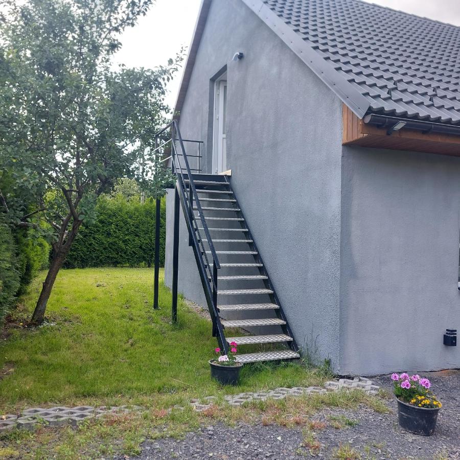 Szary domek 0 - B&B
