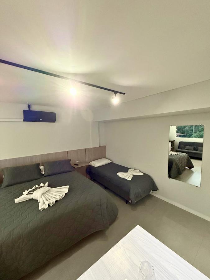 Studios 422 - B&B