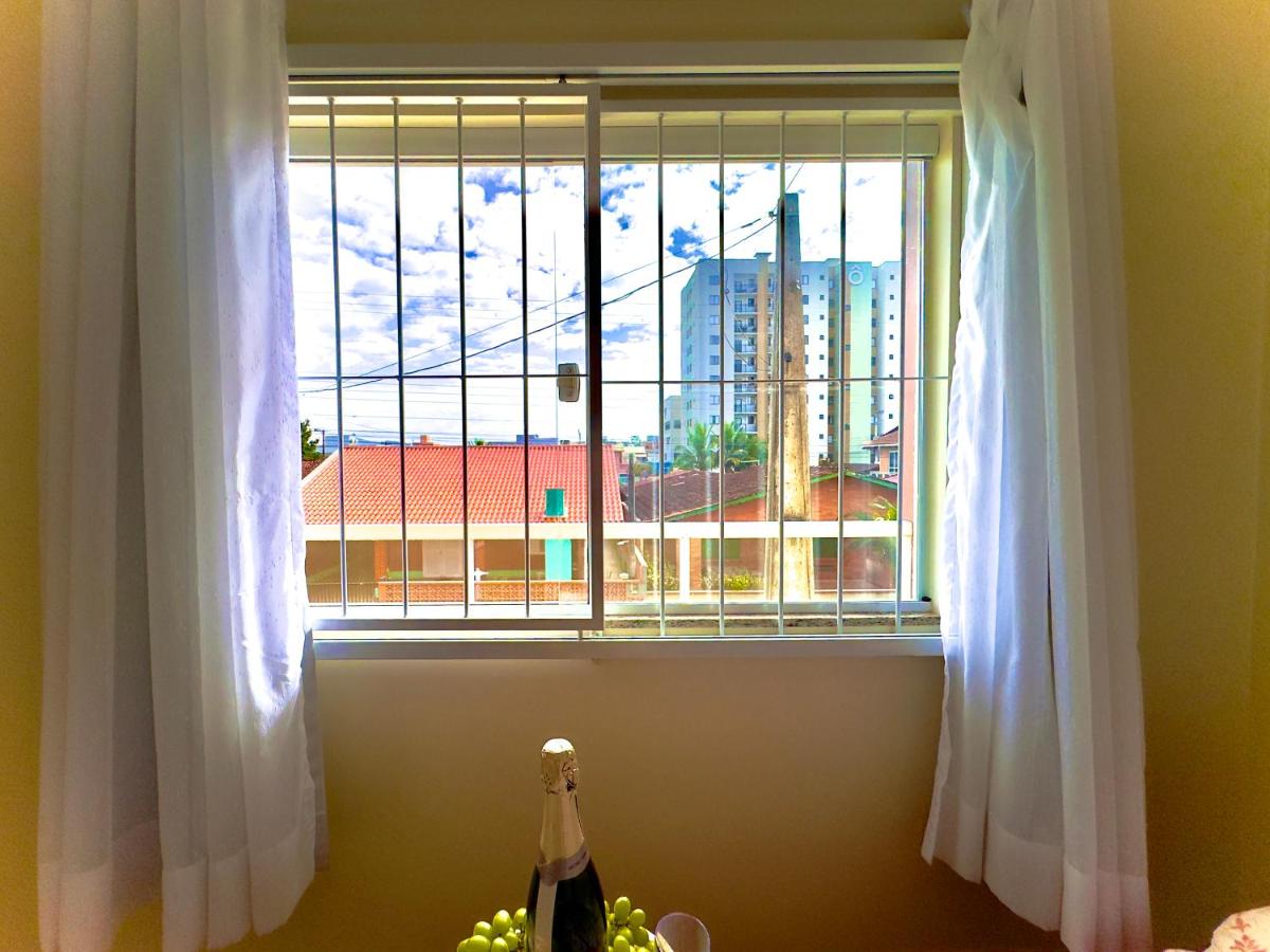 Casa 300m PRAIA 2 quartos Ar Condicionado Churrasqueira privativa Vaga privativa de Garagem Reserve Agora e Viva essa Experiência - B&B