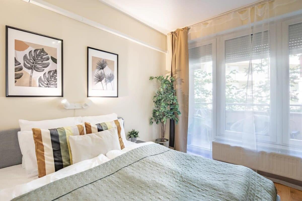 Modern Comfy Home - Easy Parking - B&B Budapest