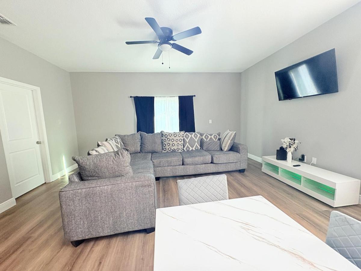 Beautiful Home Near Inter & C0 Stadium - Bed and Breakfast Orlando