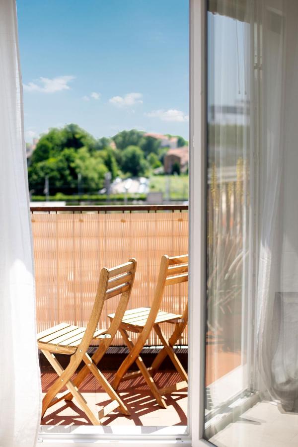 Thomas House on Train Tracks - B&B Venezia