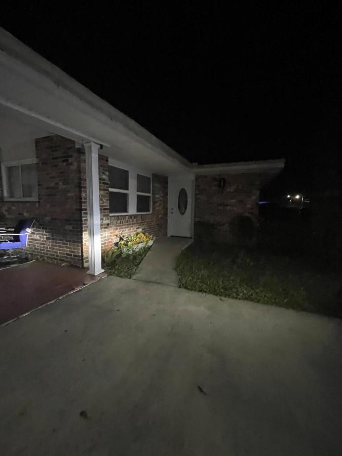 Adorable, perfect cozy home - B&B Slidell