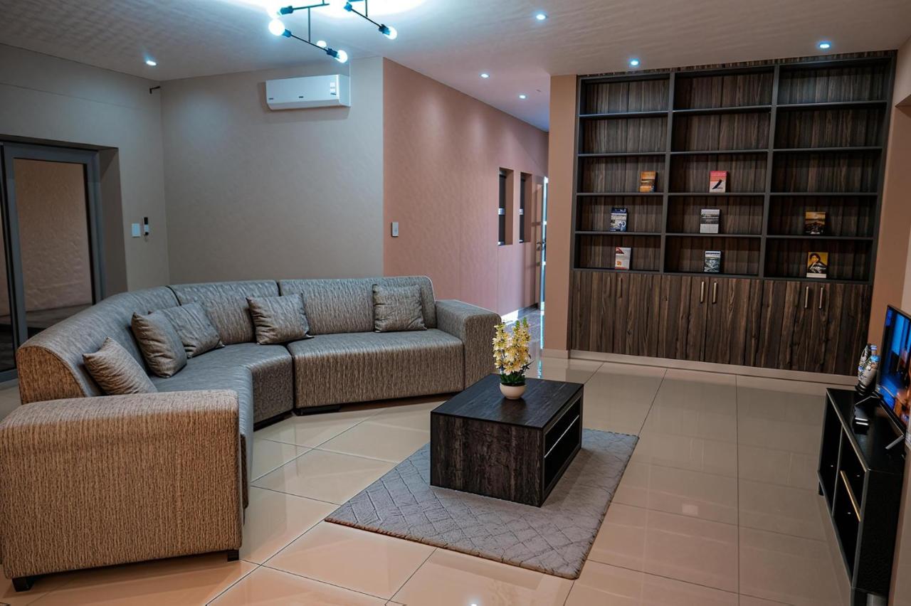 Oceana Luxury Guesthouse - B&B Windhoek