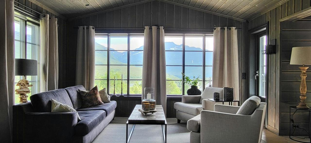 Modern Cabin With Ski In-Out In Great Area - B&B
