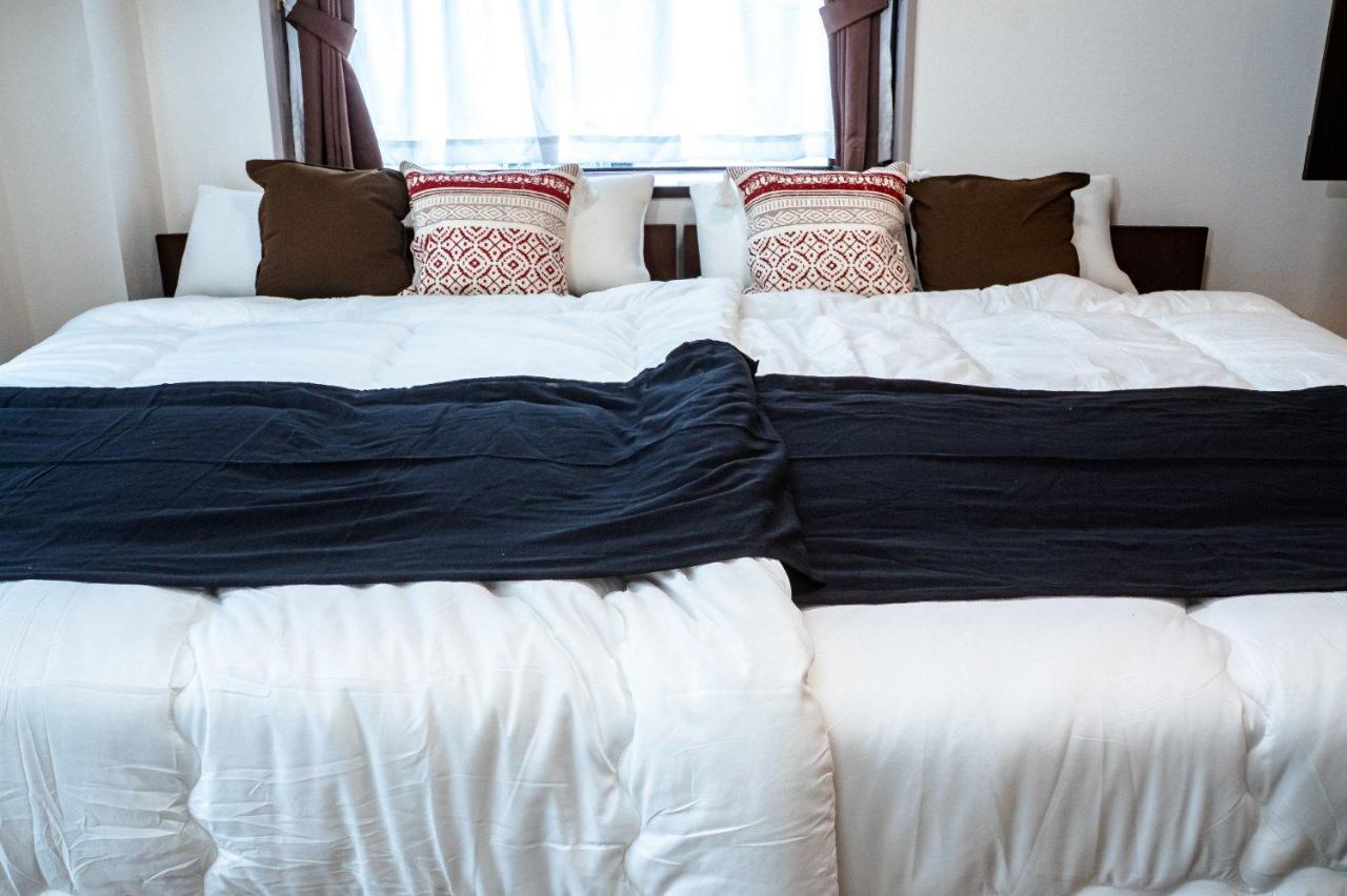 One-Bedroom Apartment with Balcony