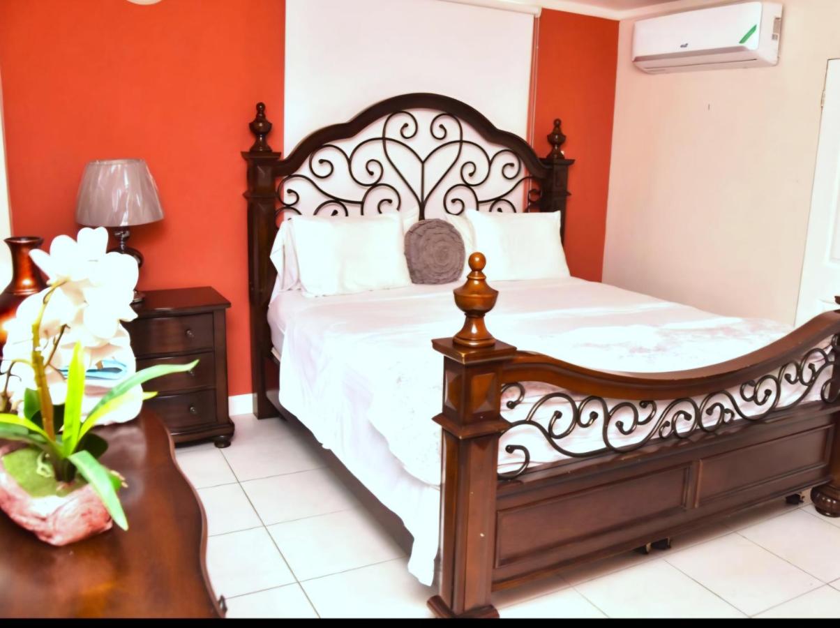 Royal Exquisite Deluxe - B&B Kingston