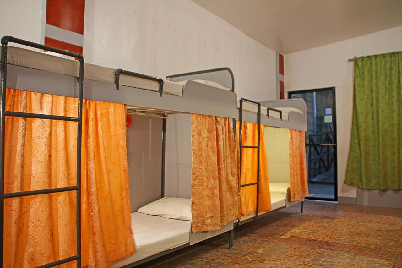 Mixed Dormitory Room