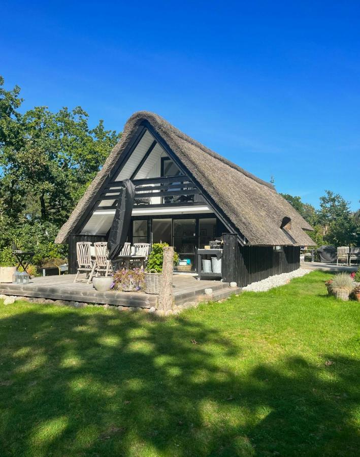 Thatched Roof House Near Boeslum Beach - Bed and Breakfast Ebeltoft