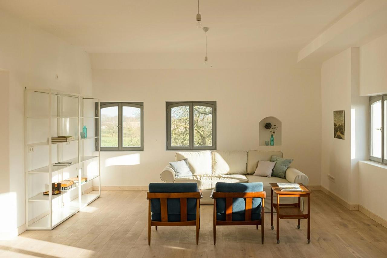 Spacious Holiday Apartment On Rügen - Ferienwohnung Poseritz