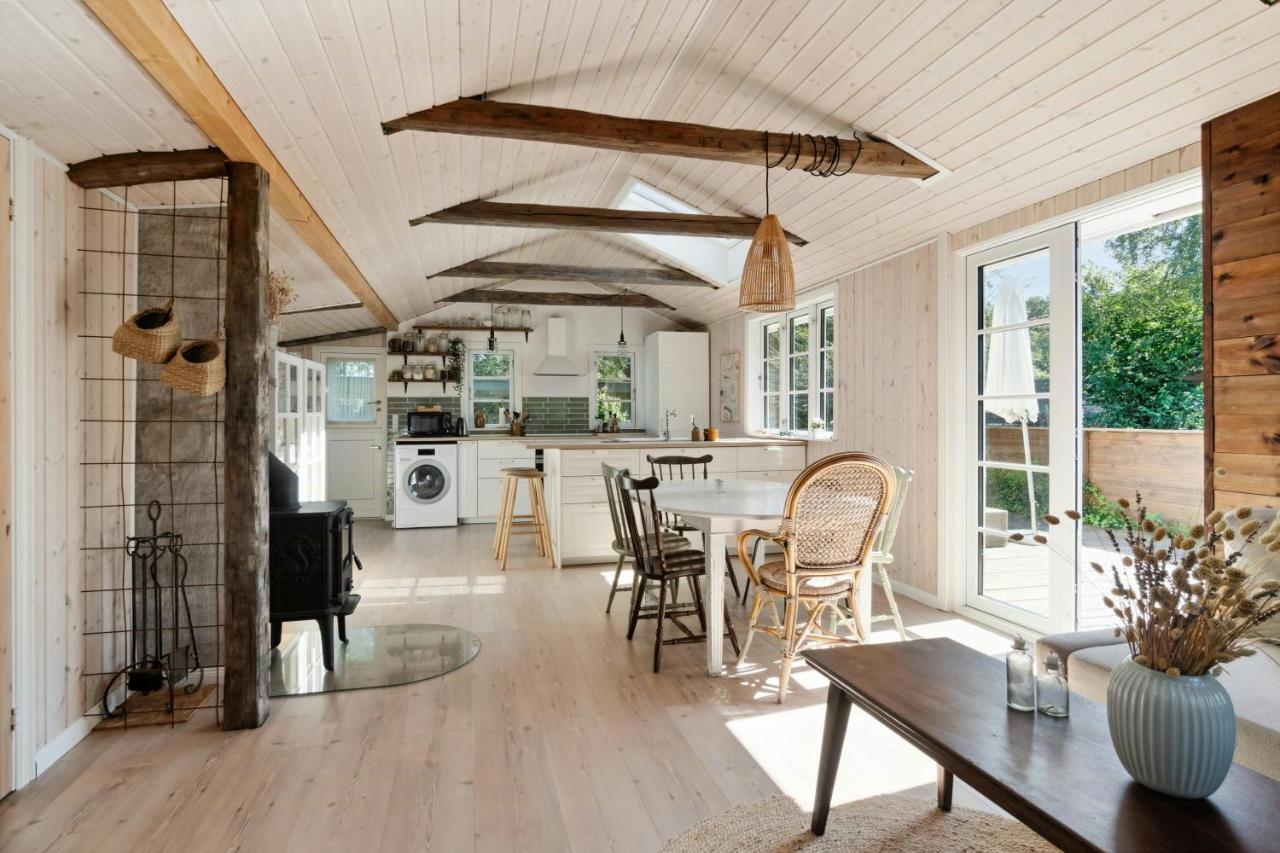 Peace Of Mind And A Smile On Your Lips At Havnsø - Ferienwohnung Føllenslev