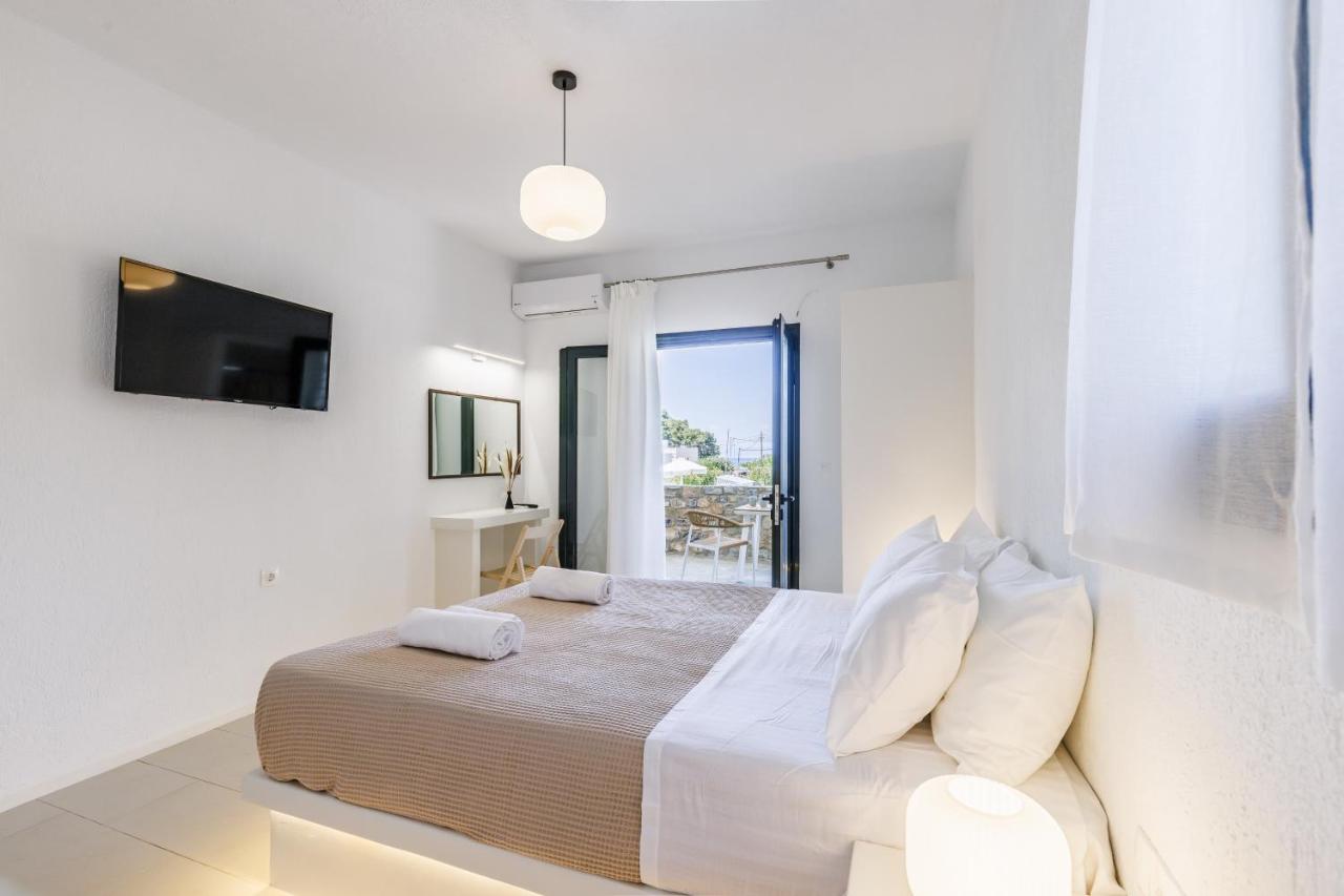 Camera Matrimoniale con Vista Piscina