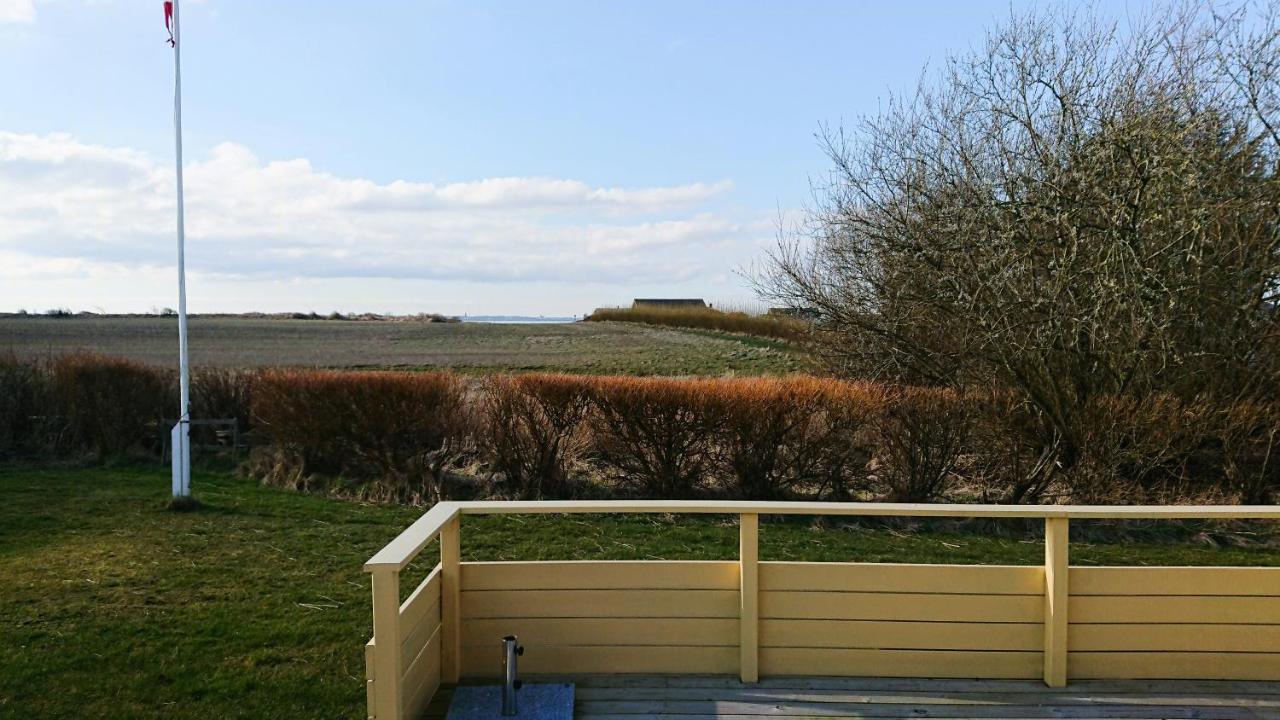 Charming Wooden Cottage Close To Handbjerg Beach - Chambres d’hôtes Vinderup