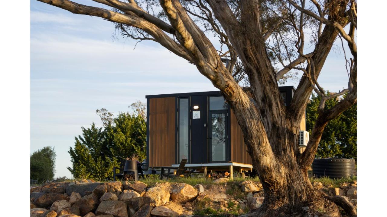 Beckford Tiny House 1 by Tiny Away - Bed and Breakfast