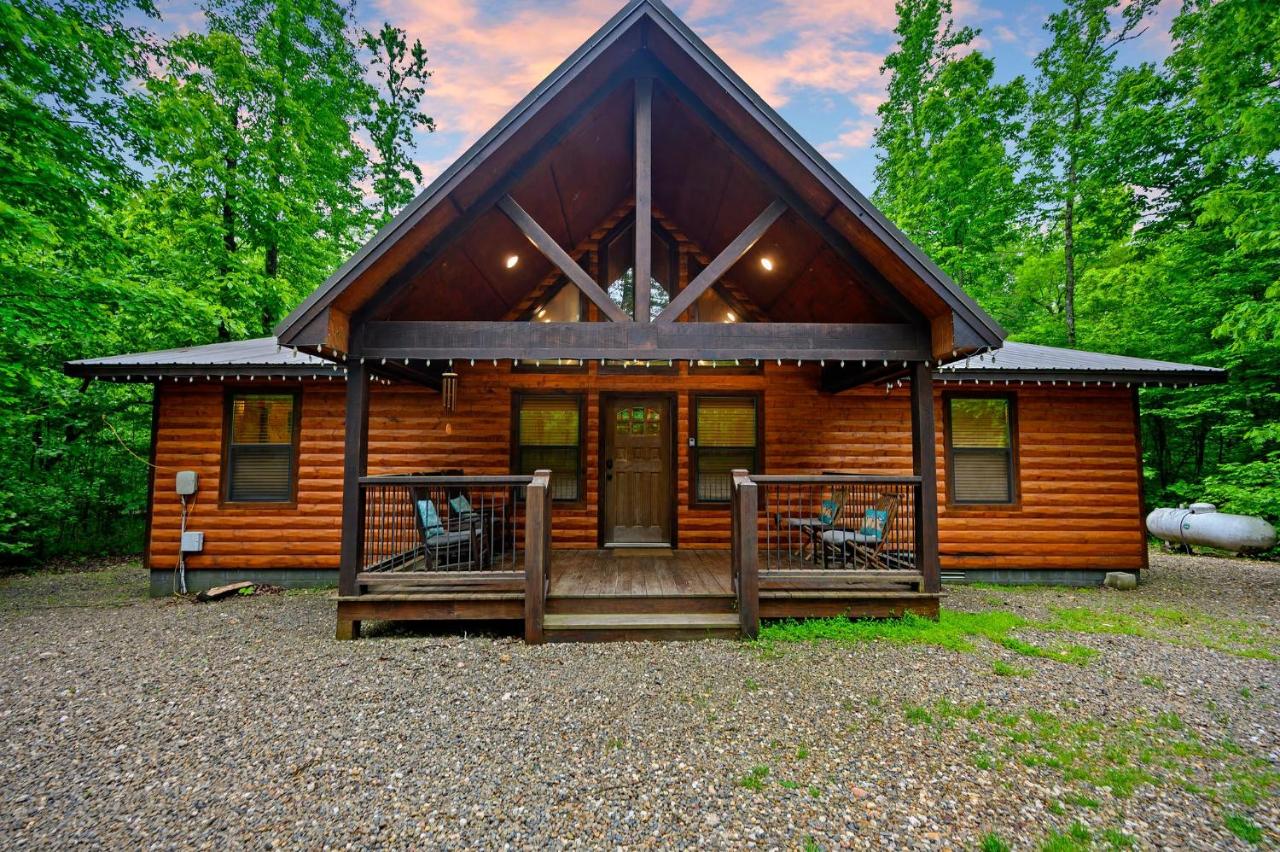 Whitetail Retreat Cabin for 13 - B&B Broken Bow