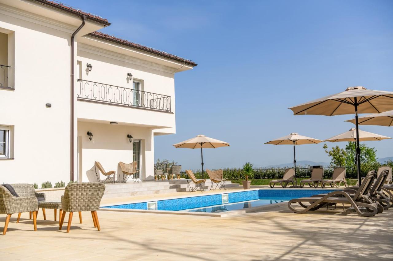 Vila sa bazenom Vrnjačka Idila - Bed and Breakfast Vrnjačka Banja