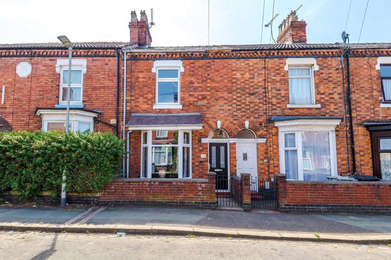 Stylish 2-Bed House by 53 Degrees Property, Perfect for Business Stays! - Chambres d'hôtes Crewe