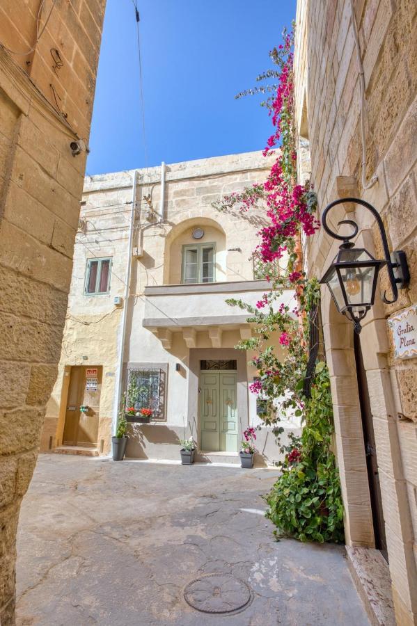 Jade - Stylish Zabbar Hideaway - B&B
