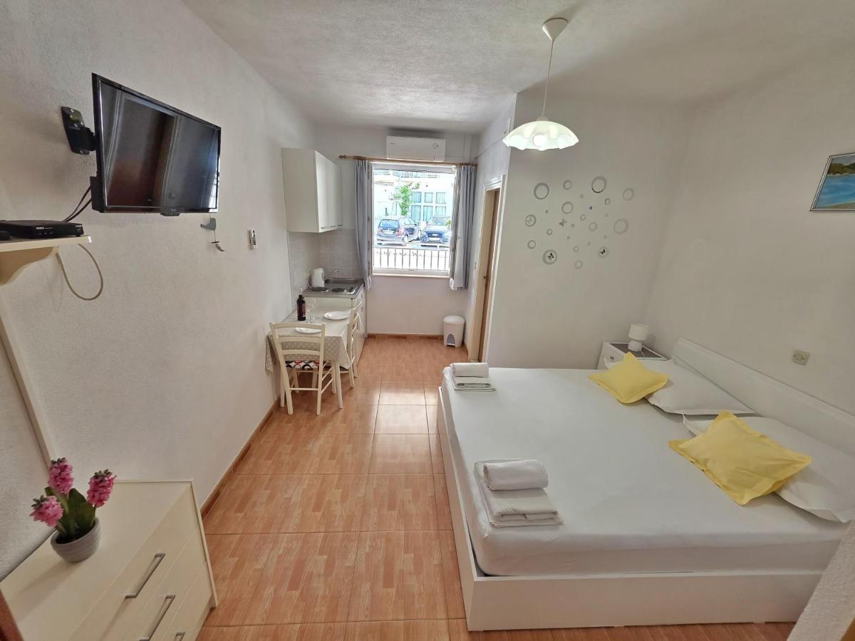 Lovely Studio Apartment for 2 Free Private Parking - B&B Makarska