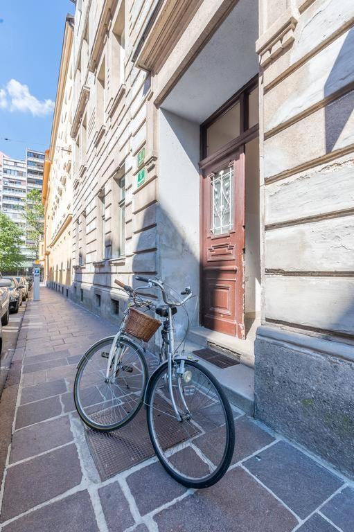 Central Apartment J Pavla Ljubljana - B&B
