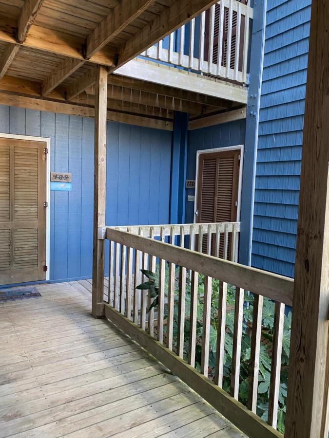 North Topsail- Flip Flops - B&B