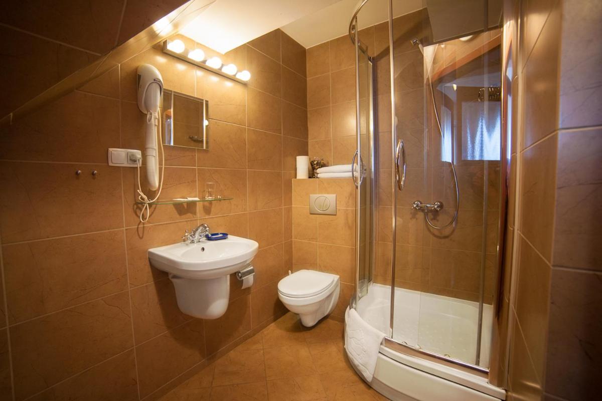 Doppelzimmer mit eigenem Bad